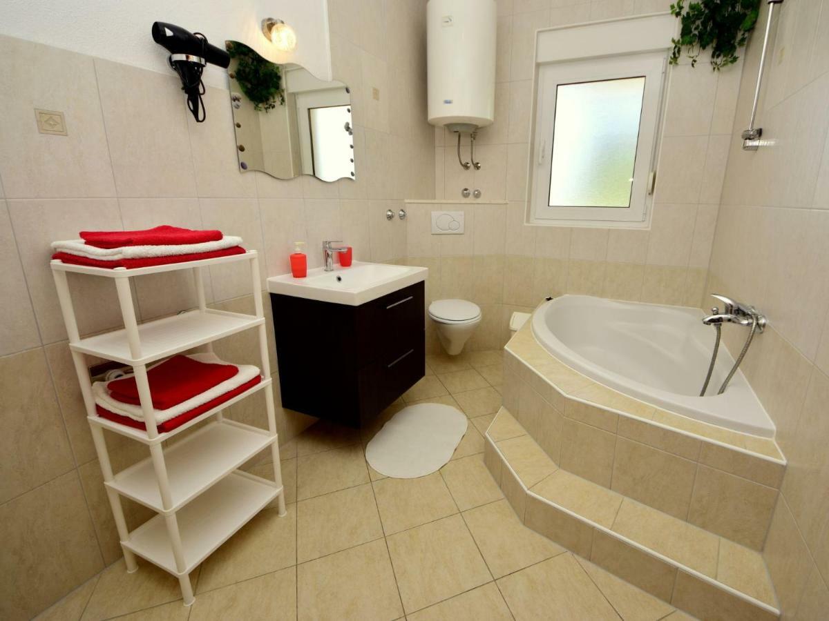 Apartment Anda-1 By Interhome Trogir Eksteriør bilde
